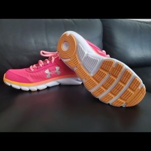 Under Armor Girls Asserts 8